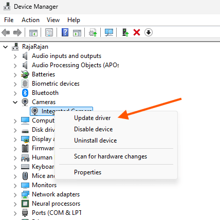 Menu de clique direito do Gerenciador de Dispositivos na webcam mostrando as opções Atualizar driver e Desinstalar dispositivo